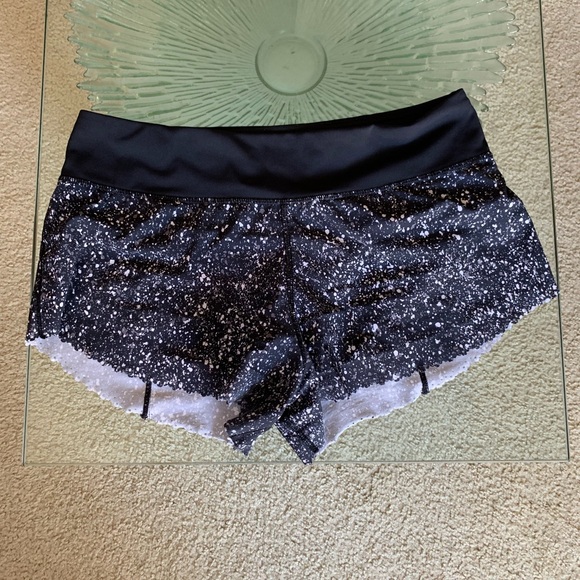 🍋 Lululemon Fast As Light Shorts - Picture 5 of 7